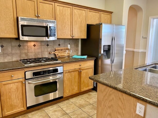 Building Photo - $2,295 Harlan Ranch, 3 Bedroom - N. Todd H...