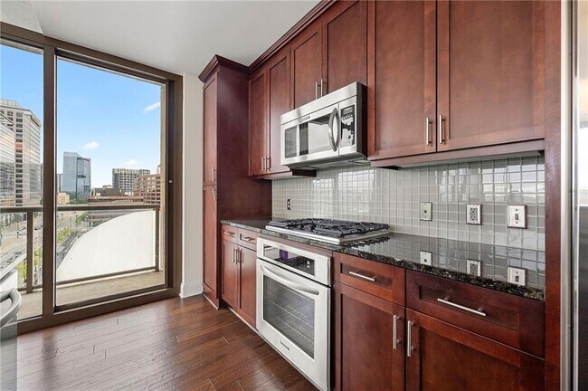 Building Photo - 270 17th St