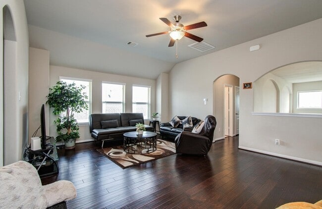 Building Photo - 7610 River Pass Dr