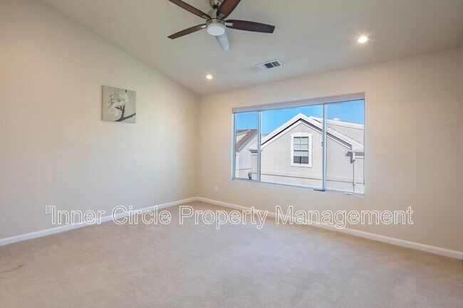 Building Photo - 342 Chaucer Dr