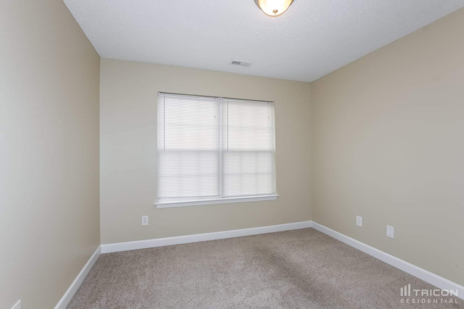 Building Photo - 11305 Silver Glen Ln