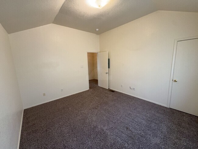 Building Photo - 4500 Deek Dr