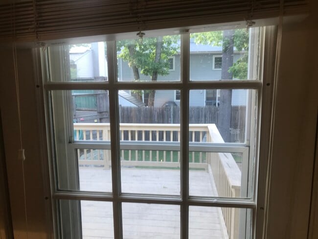 Building Photo - 16 Bowstring Way