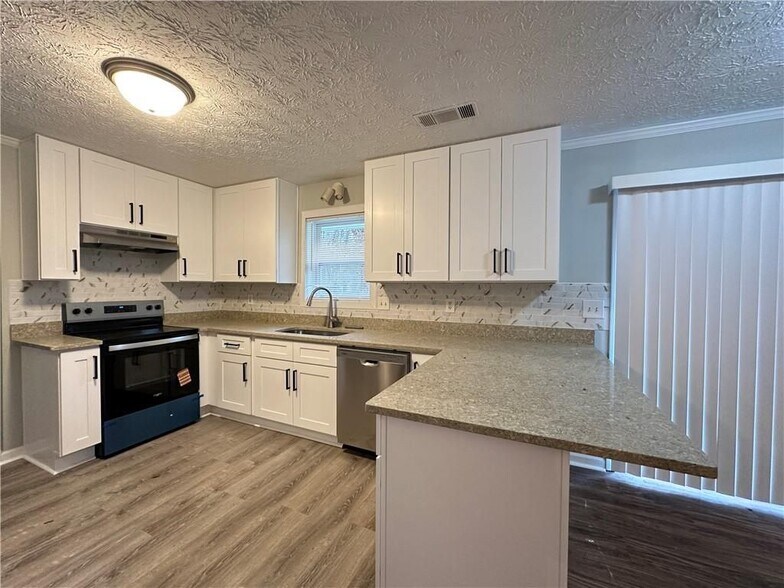 Building Photo - 3243 River Oak Pl