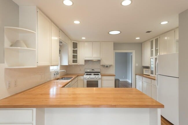 Building Photo - 4808 Ramsey Ave