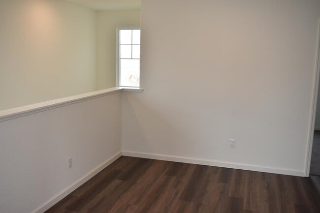 Building Photo - 4554 Iris Ct