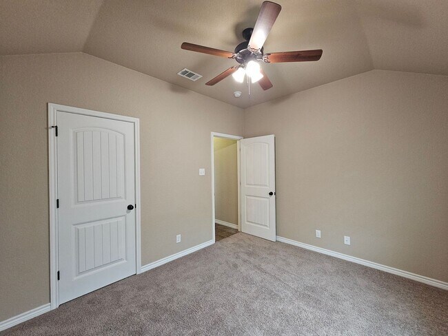 Building Photo - 6211 Newcastle Dr