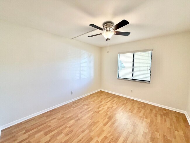 Building Photo - ** PALM RIVER ** 2 BED / 2 BATH - 1ST FLOOR - CONDO - NORTH NAPLES - ANNUAL RENTAL