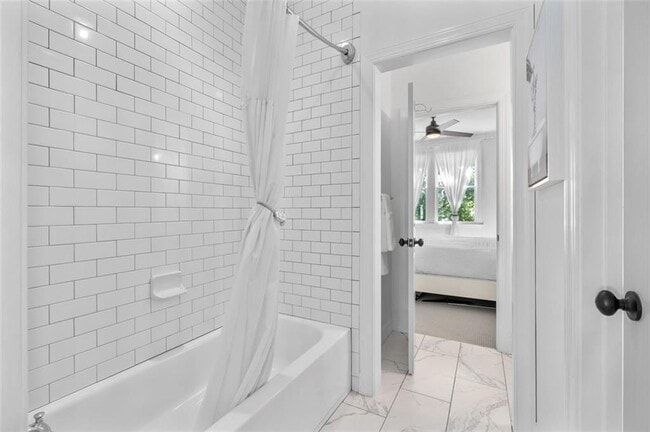 Building Photo - 518 Bismark Rd NE