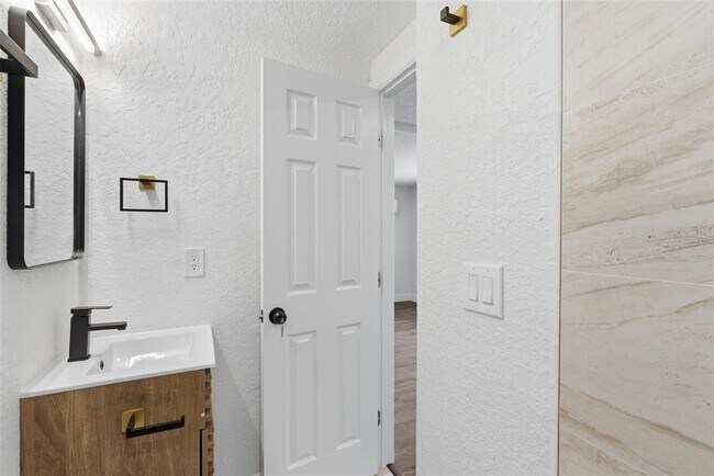 Building Photo - 113 145th Ave