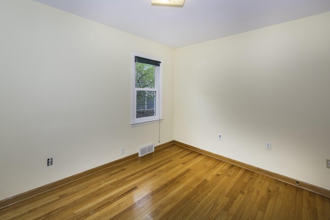 Building Photo - 1616 Morton Ave