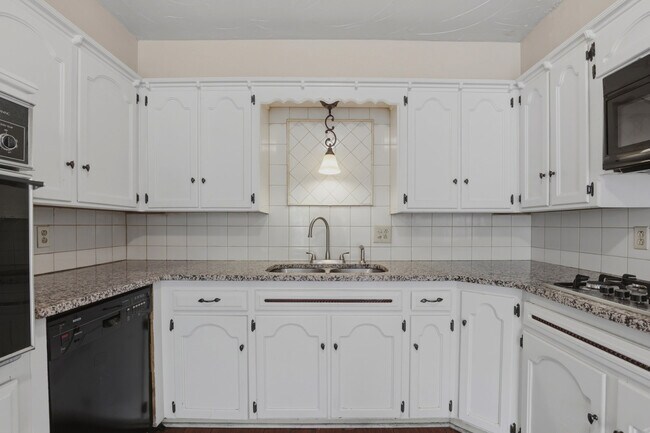 Building Photo - 2404 SW 79th St