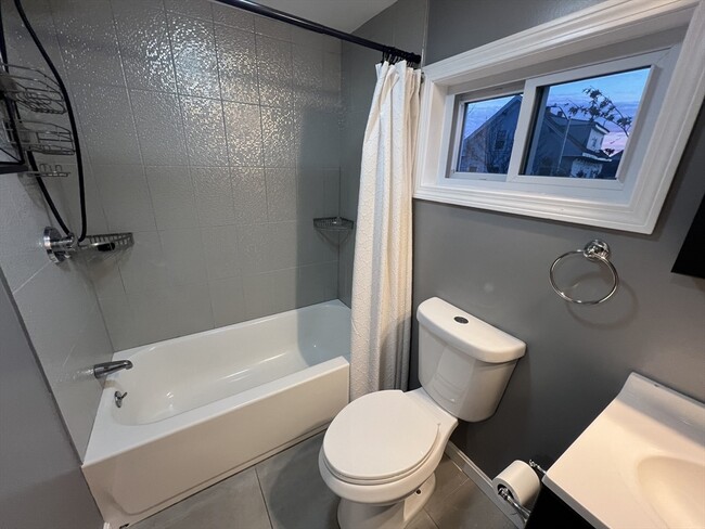 Building Photo - 96 Washington St