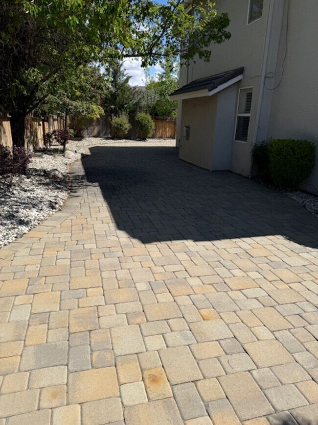 Building Photo - Damonte Ranch 2 story on Cul de Sac