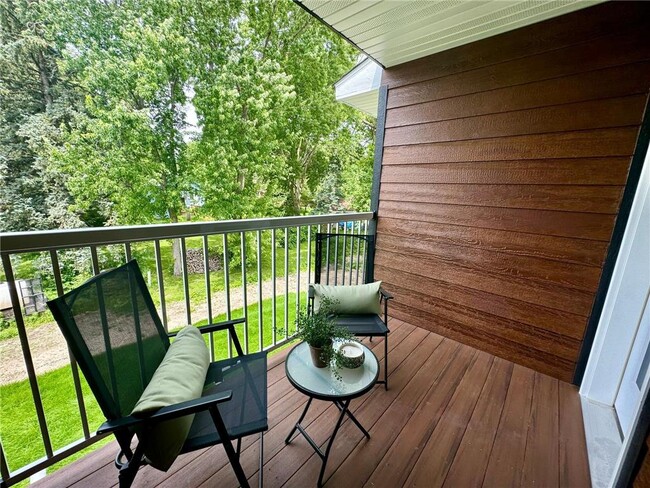 Building Photo - 119 Renet Path