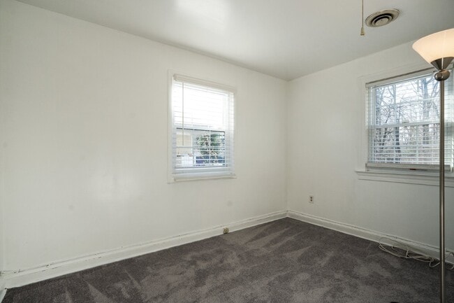 Building Photo - 7709 Ravine Dr