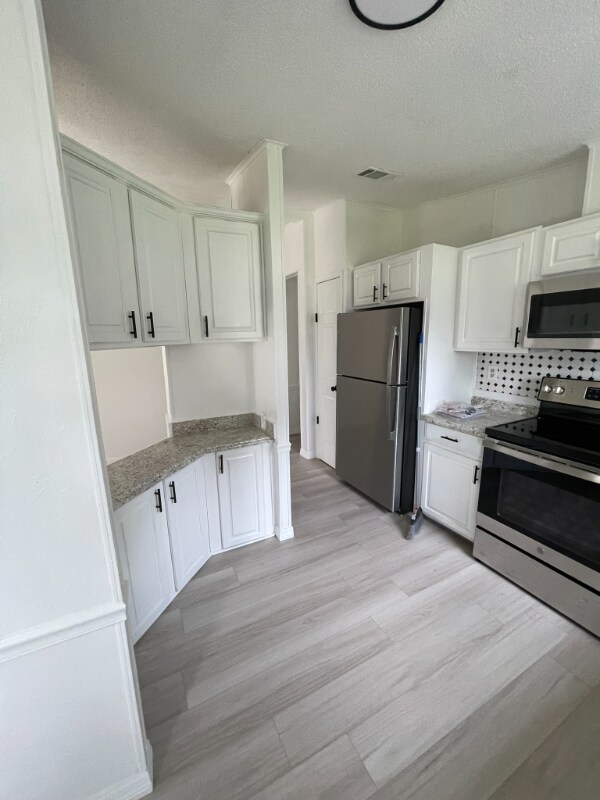 Building Photo - 15731 Trigonia St