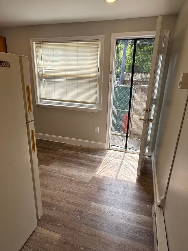 Building Photo - Beautiful 2BR home in Port Richmond