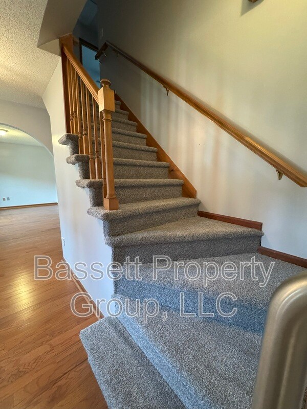 Building Photo - 123 Trestlewood Dr