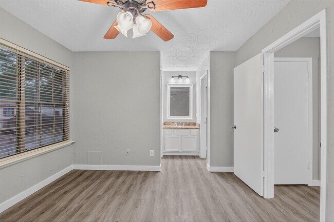 Building Photo - 17226 Chapel Pine St