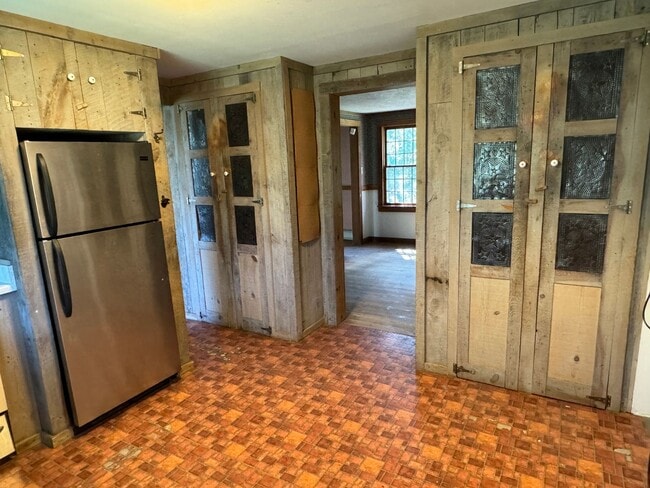 Building Photo - 3 Bedroom, 2.5 Bathroom Home in Cedar Crest