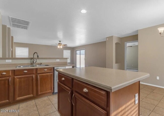 Building Photo - 2199 W Tanner Ranch Rd