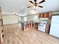 Building Photo - 229 Lilac St