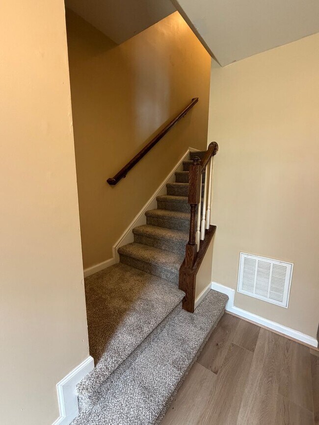 Building Photo - 4376 Pickney Ln