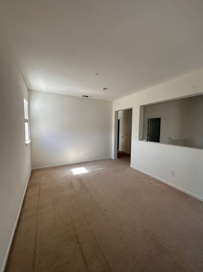Building Photo - $500.00 off first full months rent - Beautiful home in River Island