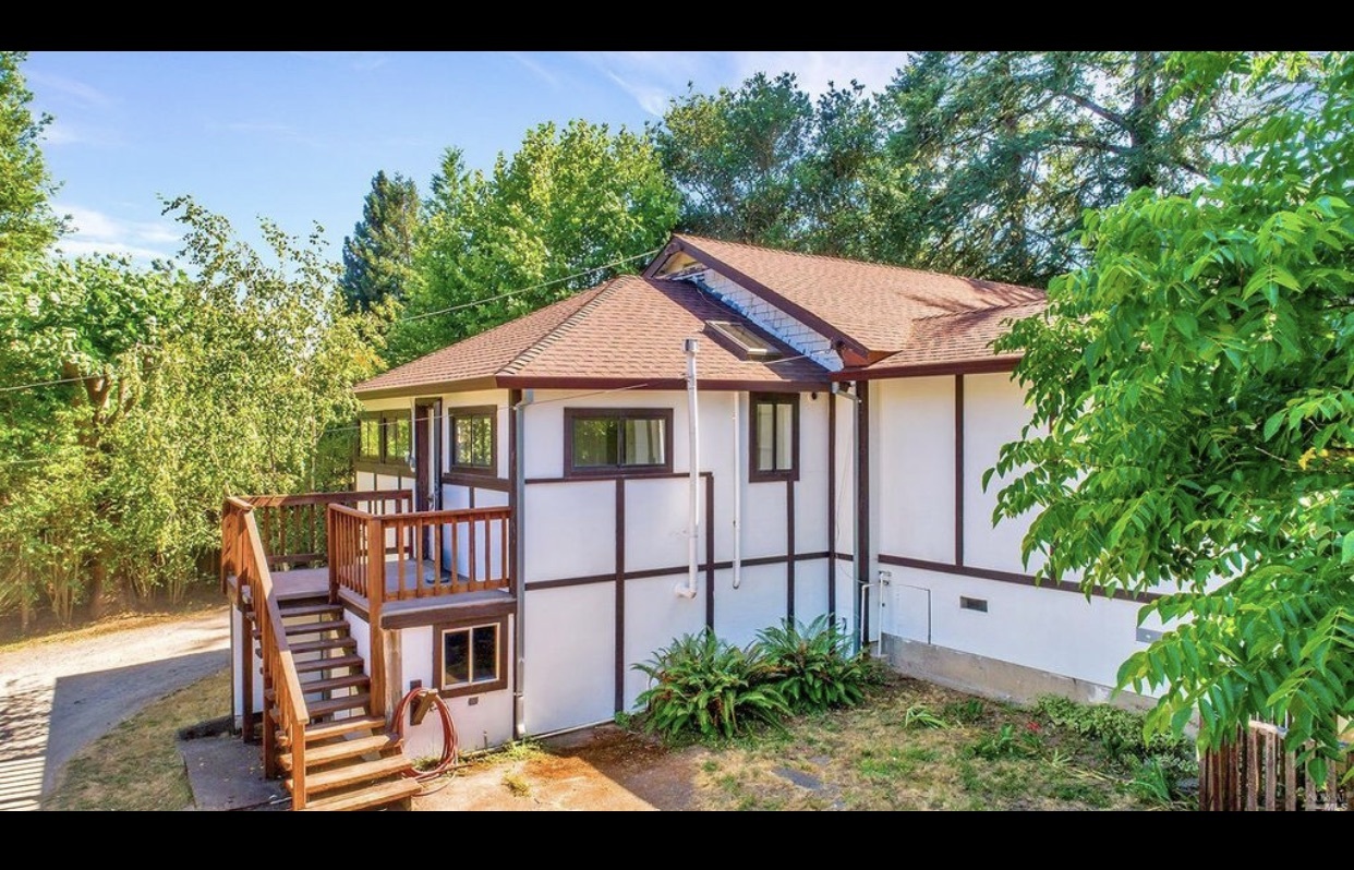Building Photo - 1099 Cunningham Rd