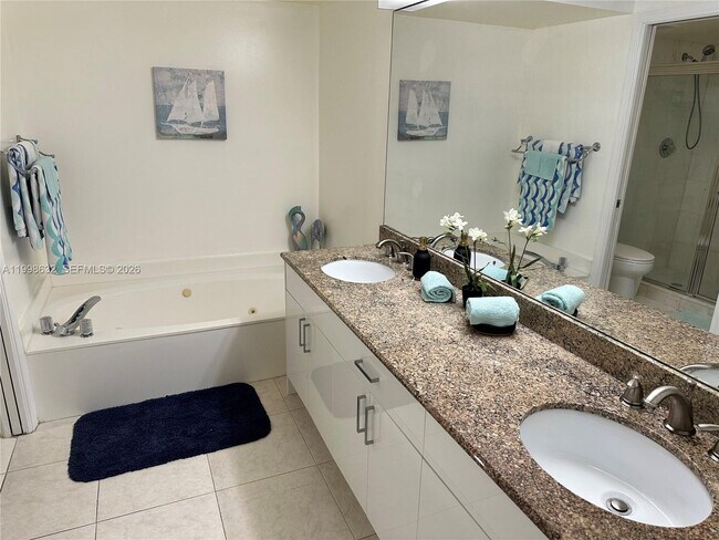 Building Photo - 3530 Mystic Pointe Dr