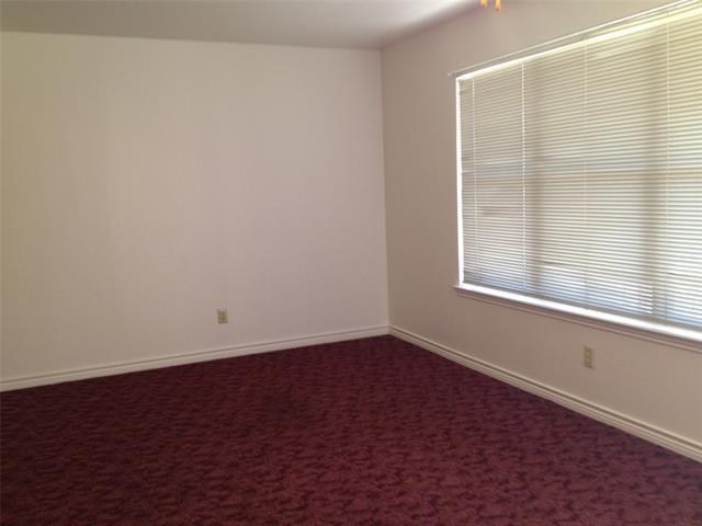 Building Photo - 1415 N Austin St