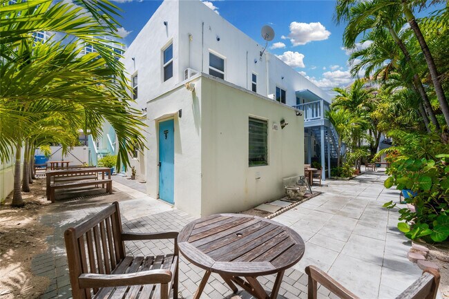 Building Photo - 3015 Seville St