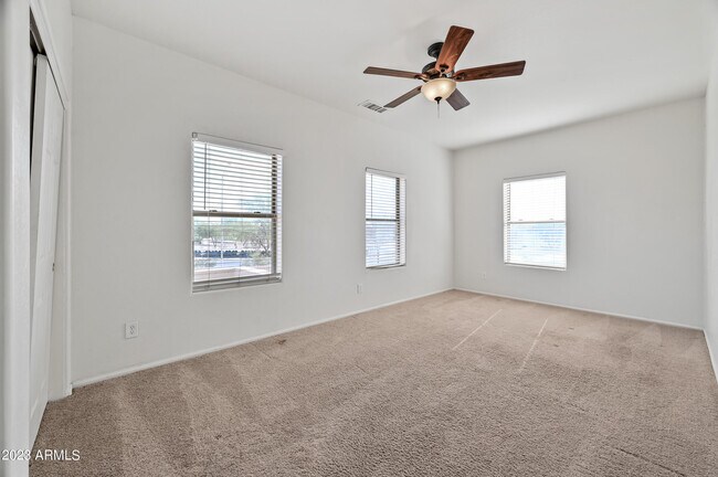 Building Photo - 43927 W Cypress Ln