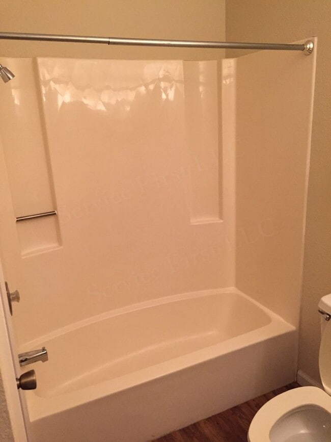 Building Photo - Marshfield Apartments