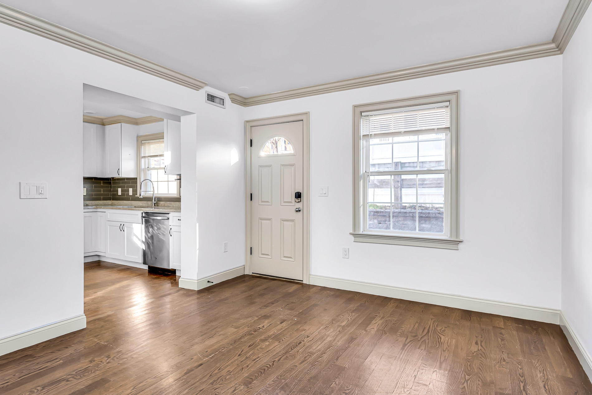 Building Photo - 2601 Washington St