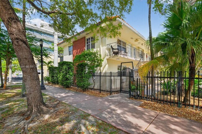 Primary Photo - 345 Michigan Ave