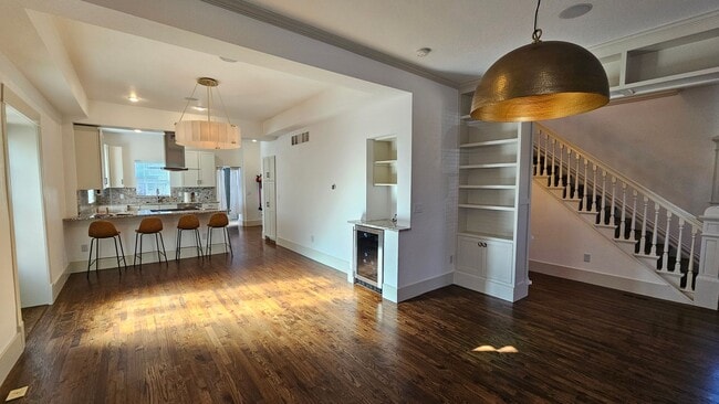 Building Photo - Modern Park Hill Home