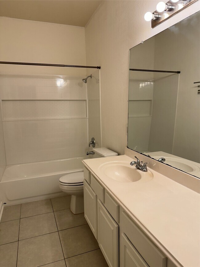 Building Photo - 2210 Tremont Trail Ln