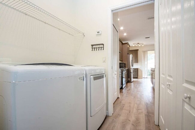 Building Photo - 8419 Whispering Woods Ct