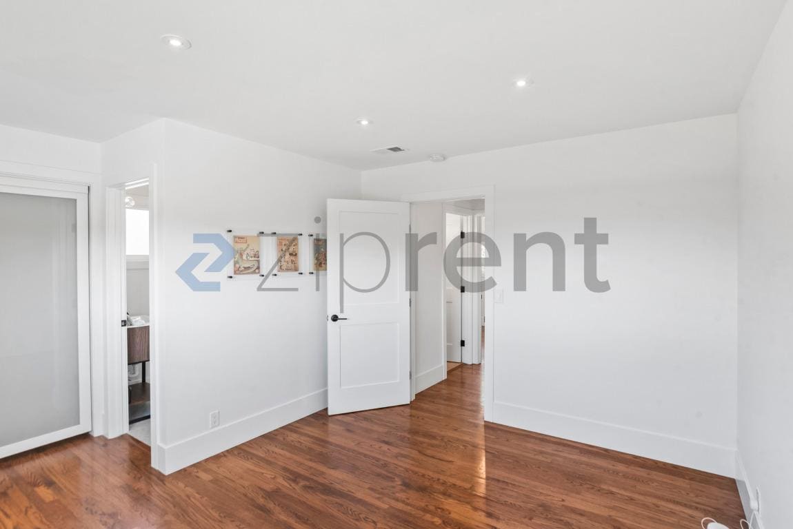 Building Photo - 1545 Crespi Dr