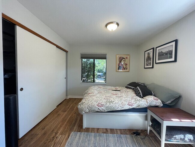 Building Photo - Charming S. Tabor 2 Bed + Bonus Room, 2 Ba...