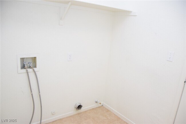 Building Photo - 5453 Desert Valley Dr