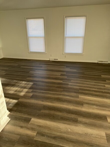 Building Photo - 6527 NW Fairway Dr