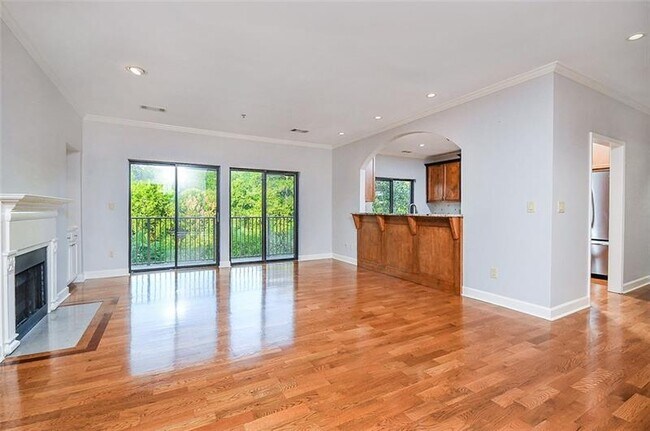 Building Photo - 2865 Lenox Rd NE