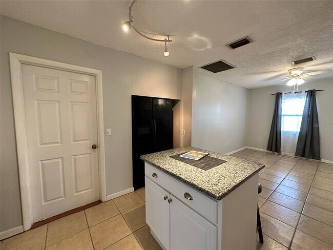 Building Photo - 749 Hartford Dr NW