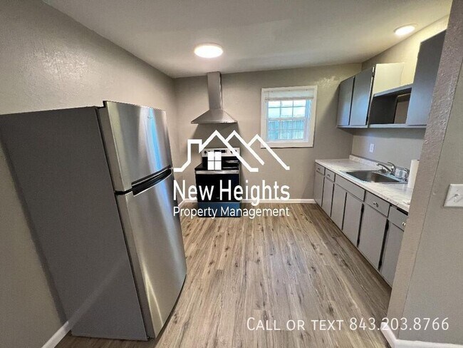 Building Photo - 3317 Proctor St