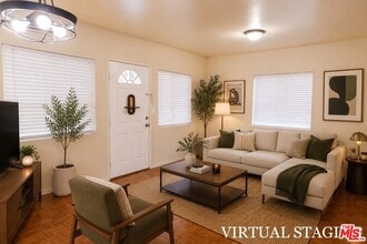 Building Photo - 642 N La Jolla Ave