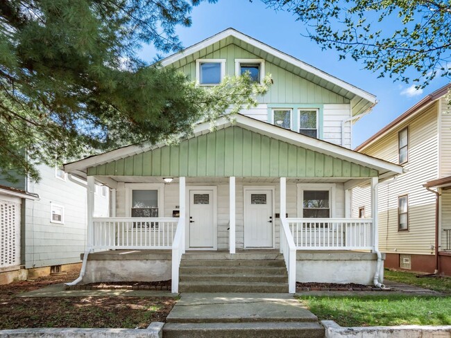 Building Photo - 1359 N 6th St