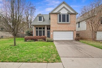 Building Photo - 1006 Oaklands Dr